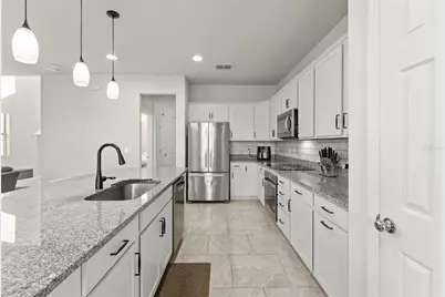 2631 E Lake Pointe Drive, Kissimmee, FL 34744 - Photo 13