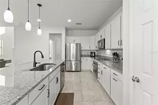 2631 E Lake Pointe Dr, Kissimmee, FL 34744 - Photo 13