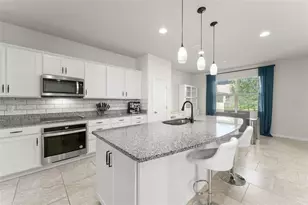 2631 E Lake Pointe Dr, Kissimmee, FL 34744 - Photo 11