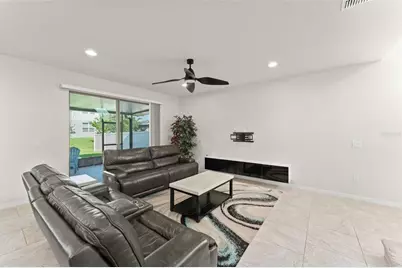2631 E Lake Pointe Drive, Kissimmee, FL 34744 - Photo 7