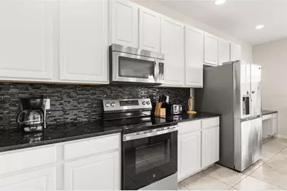701 Las Fuentes Drive, Kissimmee, FL 34746 - Photo 11