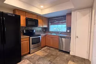 7091 Balboa Dr, Orlando, FL 32818 - Photo 9