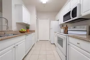 405 Southern Pecan Cir, Winter Garden, FL 34787 - Photo 5