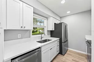 706 Elm Ave, Fruitland Park, FL 34731 - Photo 7