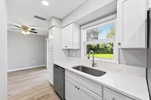 706 Elm Ave, Fruitland Park, FL 34731 - Photo 9