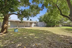 6448 41st Ave N, Saint Petersburg, FL 33709 - Photo 5