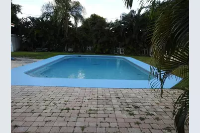 7611 Senrab Drive, Bradenton, FL 34209 - Photo 3