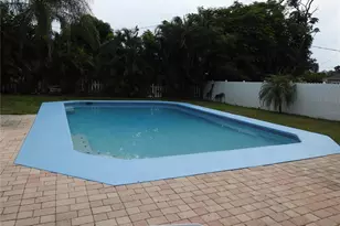 7611 Senrab Dr, Bradenton, FL 34209 - Photo 3