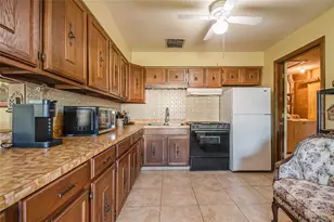 7 S Lavon Ave, Kissimmee, FL 34741 - Photo 13