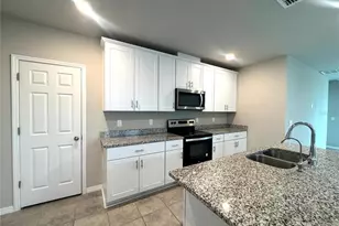 493 Sun Warbler Wy, Saint Cloud, FL 34771 - Photo 5