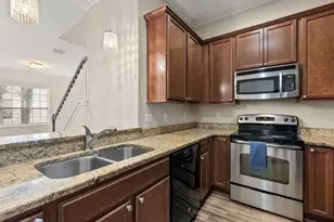 2860 Eastham Ln, Kissimmee, FL 34741 - Photo 9