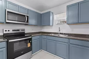 31128 Lochmore Cir, Mount Plymouth, FL 32776 - Photo 7