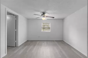 31128 Lochmore Cir, Mount Plymouth, FL 32776 - Photo 17
