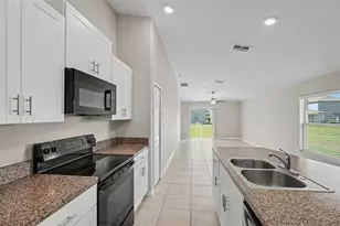 7109 King Crk Dr, Sun City Center, FL 33573 - Photo 7