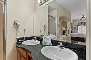 8101 Resort Village Dr, Orlando, FL 32821 - Photo 21