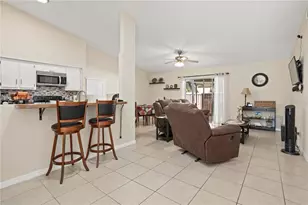 167 Clear Lake Cir, Sanford, FL 32773 - Photo 5