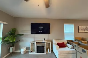 928 August Sky Dr, Deltona, FL 32738 - Photo 5
