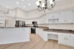8021 Landgrove Ct, Orlando, FL 32819 - Photo 13