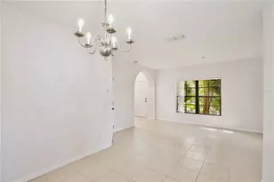 9501 Bacchus Tr, Orlando, FL 32829 - Photo 5