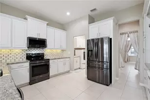 8712 Bridgeport Bay Cir, Mount Dora, FL 32757 - Photo 17