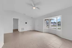 2678 N Juliet Dr, Deltona, FL 32738 - Photo 5