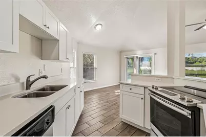 9200 Valencia Palms Drive, Orlando, FL 32825 - Photo 9