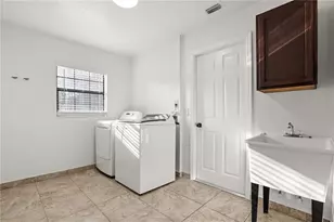141 Poinciana Ln, Deltona, FL 32738 - Photo 23