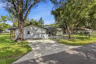 9401 N Rome Cir, Tampa, FL 33612 - Photo 3