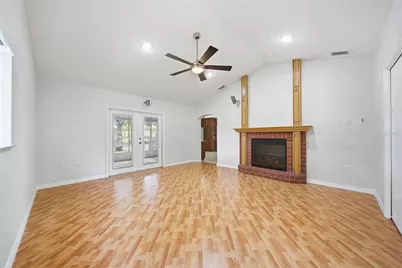 9401 N Rome Circle, Tampa, FL 33612 - Photo 5