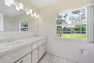 9401 N Rome Cir, Tampa, FL 33612 - Photo 13
