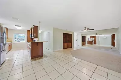 9401 N Rome Circle, Tampa, FL 33612 - Photo 7