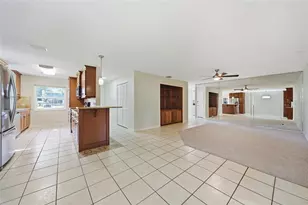 9401 N Rome Cir, Tampa, FL 33612 - Photo 7