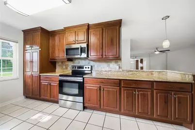 9401 N Rome Circle, Tampa, FL 33612 - Photo 9