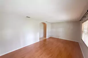 2716 Charleston Dr, Plant City, FL 33563 - Photo 3