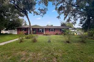 2716 Charleston Dr, Plant City, FL 33563 - Photo 1