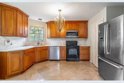 472 Mayfair Circle, Orlando, FL 32803 - Photo 11