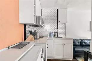 7401 1/2 1st Ave N, Saint Petersburg, FL 33710 - Photo 9