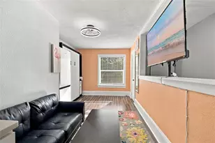 7401 1/2 1st Ave N, Saint Petersburg, FL 33710 - Photo 3