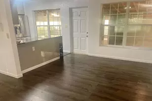 3995 40th St N, Saint Petersburg, FL 33714 - Photo 5