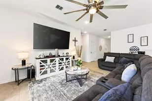 33384 Country House Dr, Sorrento, FL 32776 - Photo 5