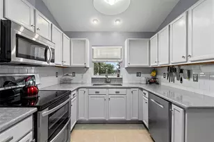 10828 Crescent Ridge Loop, Clermont, FL 34711 - Photo 9