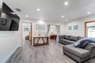 2598 Wood St, Sarasota, FL 34237 - Photo 31