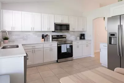 1085 Indian Ridge Trl E, Kissimmee, FL 34747 - Photo 3