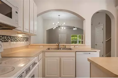 9115 Hunters Mill Drive, Orlando, FL 32832 - Photo 11