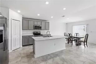 301 Pineywoods St, Saint Cloud, FL 34772 - Photo 7