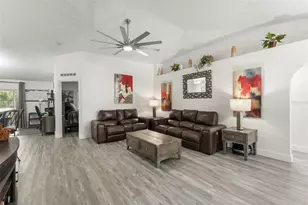 1827 Corner Meadow Cir, Orlando, FL 32820 - Photo 5