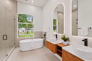 5021 Wesley Dr, Tampa, FL 33647 - Photo 9