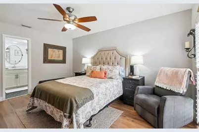 1266 Saint Tropez Circle #1266, Orlando, FL 32806 - Photo 5