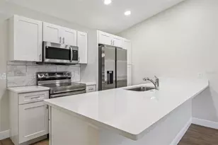 12441 Orangewood Cir, Tavares, FL 32778 - Photo 15