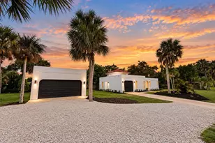 447 Zephyr Rd, Venice, FL 34293 - Photo 1